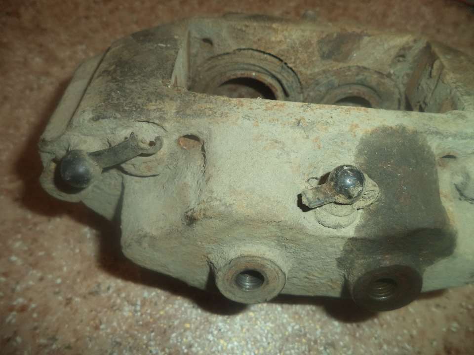 Не могу разобрать суппорт… — Москвич 2140 SL, 1,5 л, 1987 года | своими ...