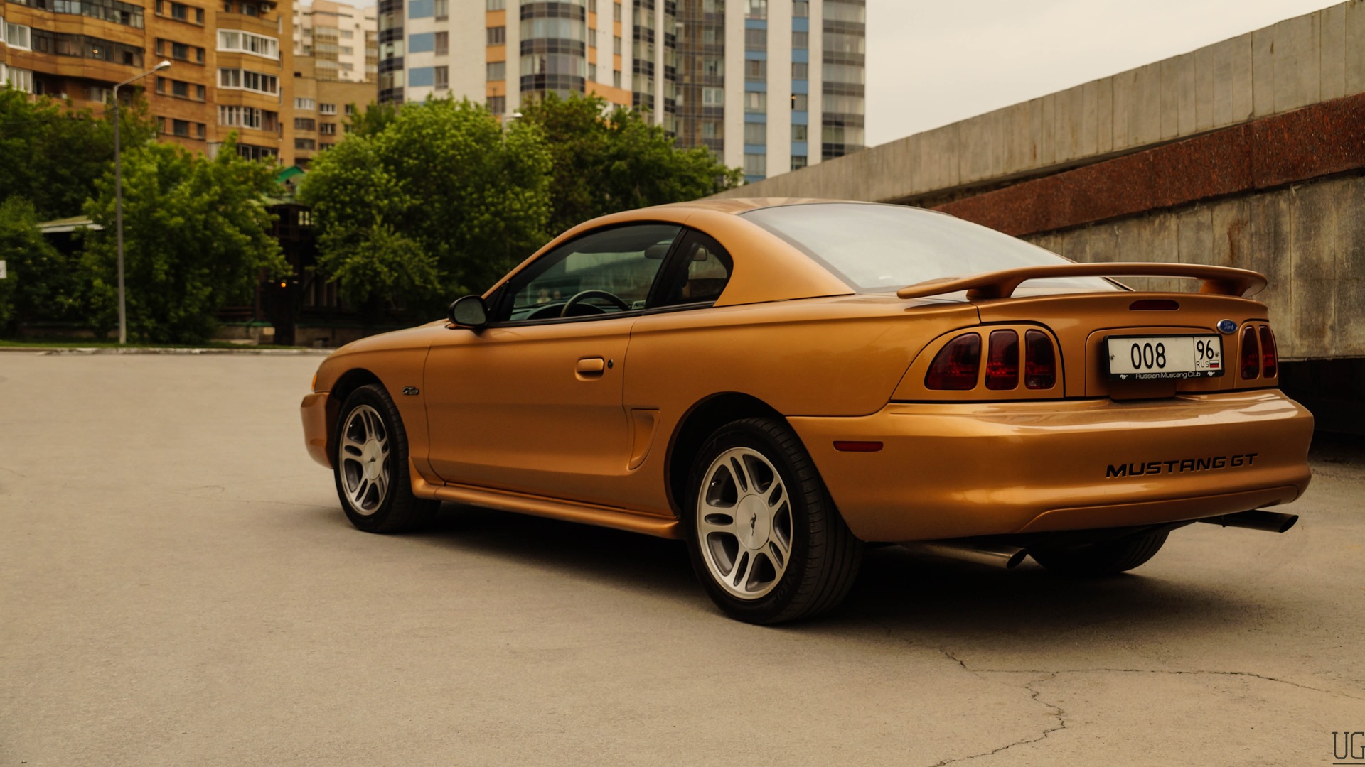 Ford Mustang (4G) 4.6 бензиновый 1997 | GT Aztec Gold на DRIVE2