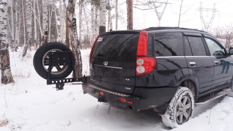 Great wall hover запасное колесо. Запаска грейт вол. Запаска грейт вол. Запаска ховер h5. Калитка на паджеро спорт 1.