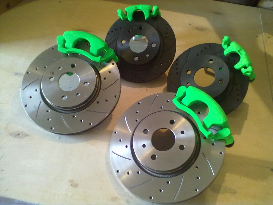 Покраска суппортов люминесцентной краской (салатик) — Lada Приора седан ...