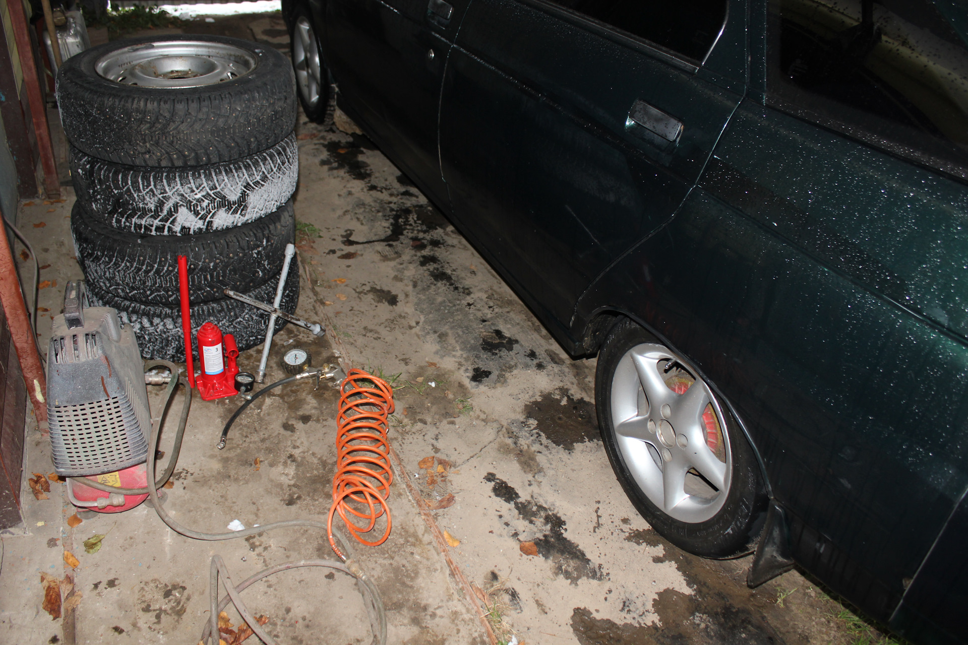 85. Замена летней резины на зимнюю — Lada 21120, 1,5 л, 2002 года ...