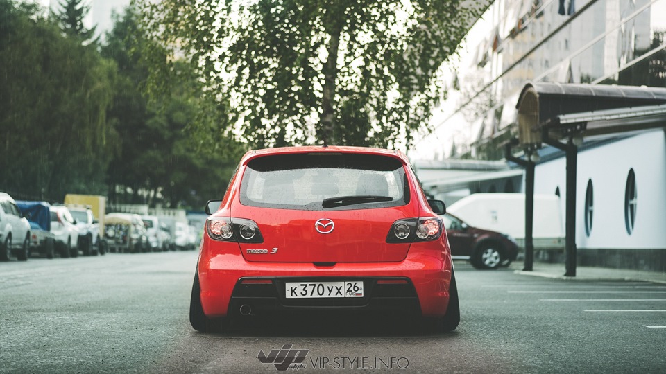 Mazda 3 MPS stance