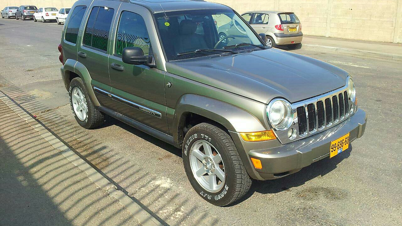 Jeep liberty kj. Jeep Liberty KJ r20. Jeep Liberty 3.7 фары. Jeep Cherokee KJ тюнинг.