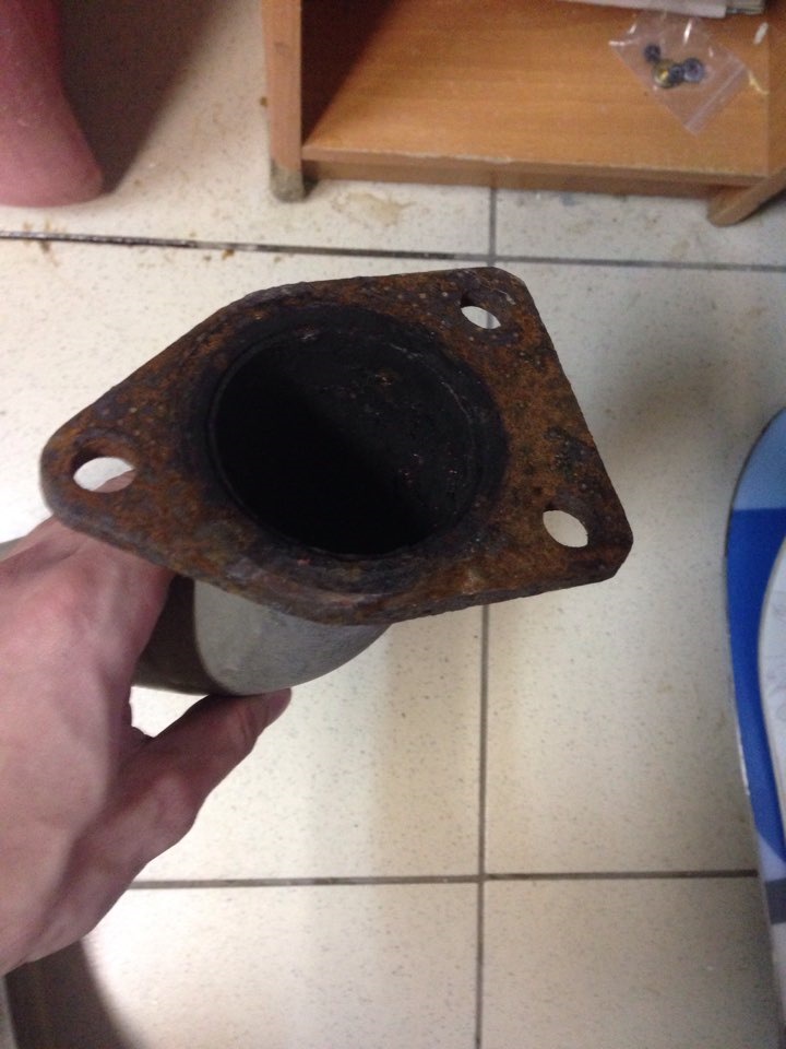 Ищу сварщика для глушака — Mitsubishi Legnum, 2 л, 1996 года | визит на ...