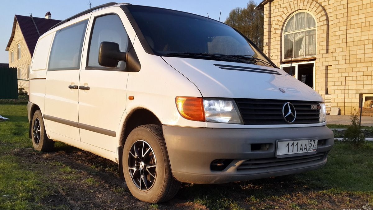 Владелец мерседес вито. Мерседес Вито 2000. Mercedes-Benz Vito 2000. Vito 2000 год. Мерседес Вито 2000 года фото.