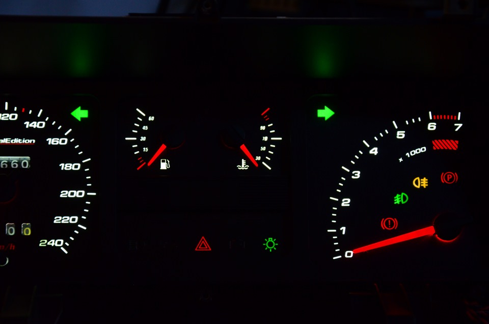 Rearrange the dashboard of a Ford Sierra