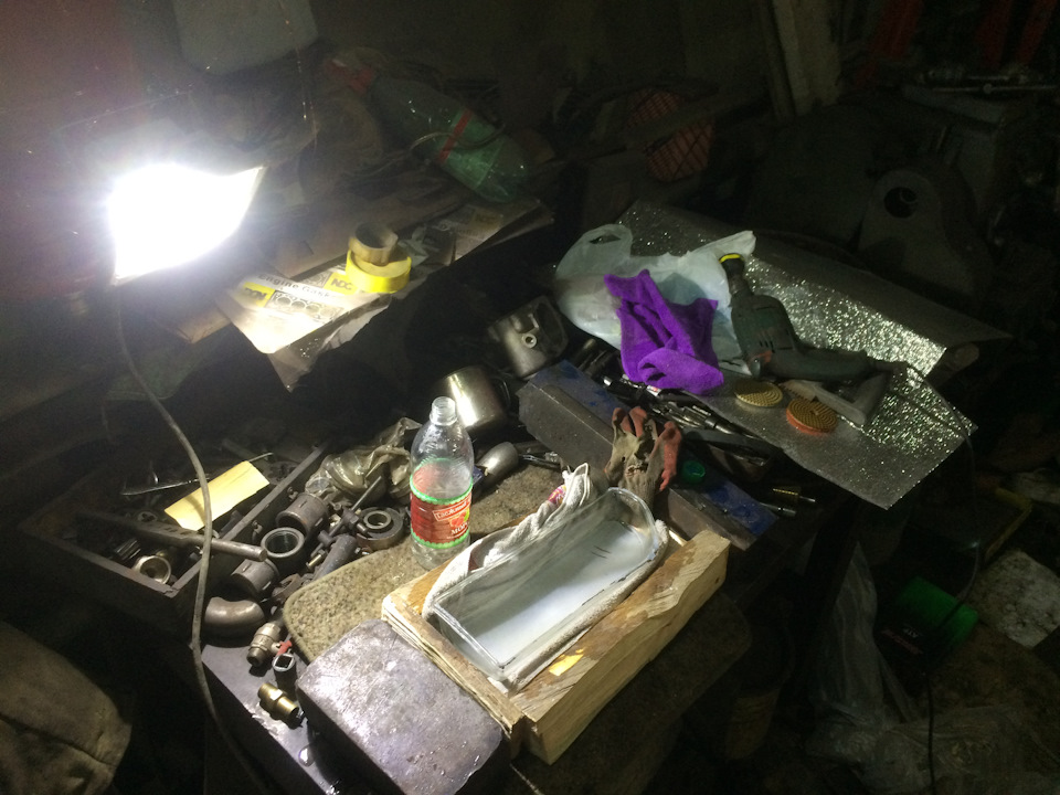 Шлифовка стекла фары — Toyota Corolla (90), 1,3 л, 1990 года | своими ...