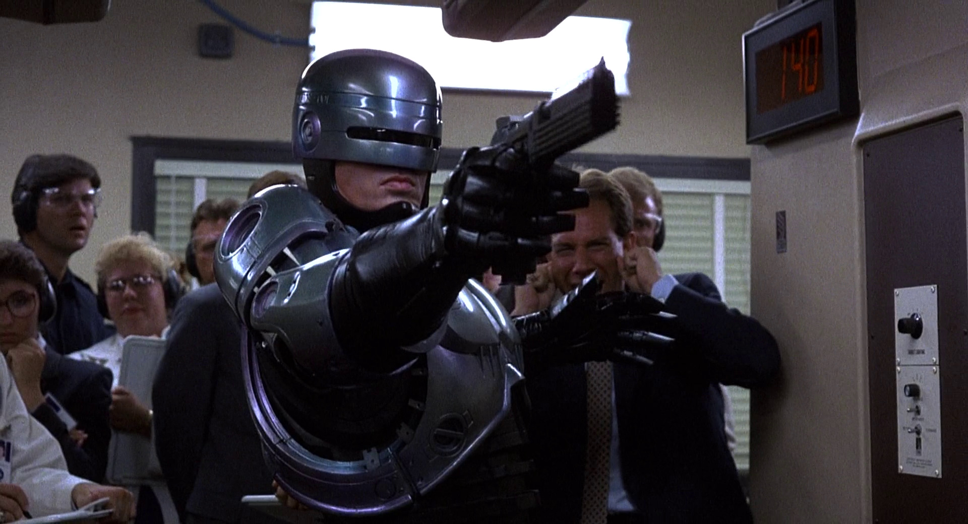 Robocop. Робот полицейский фильм 1987. Рэй Уайз Робокоп. Робокоп фильм 1987. Робокоп сериал 2000.