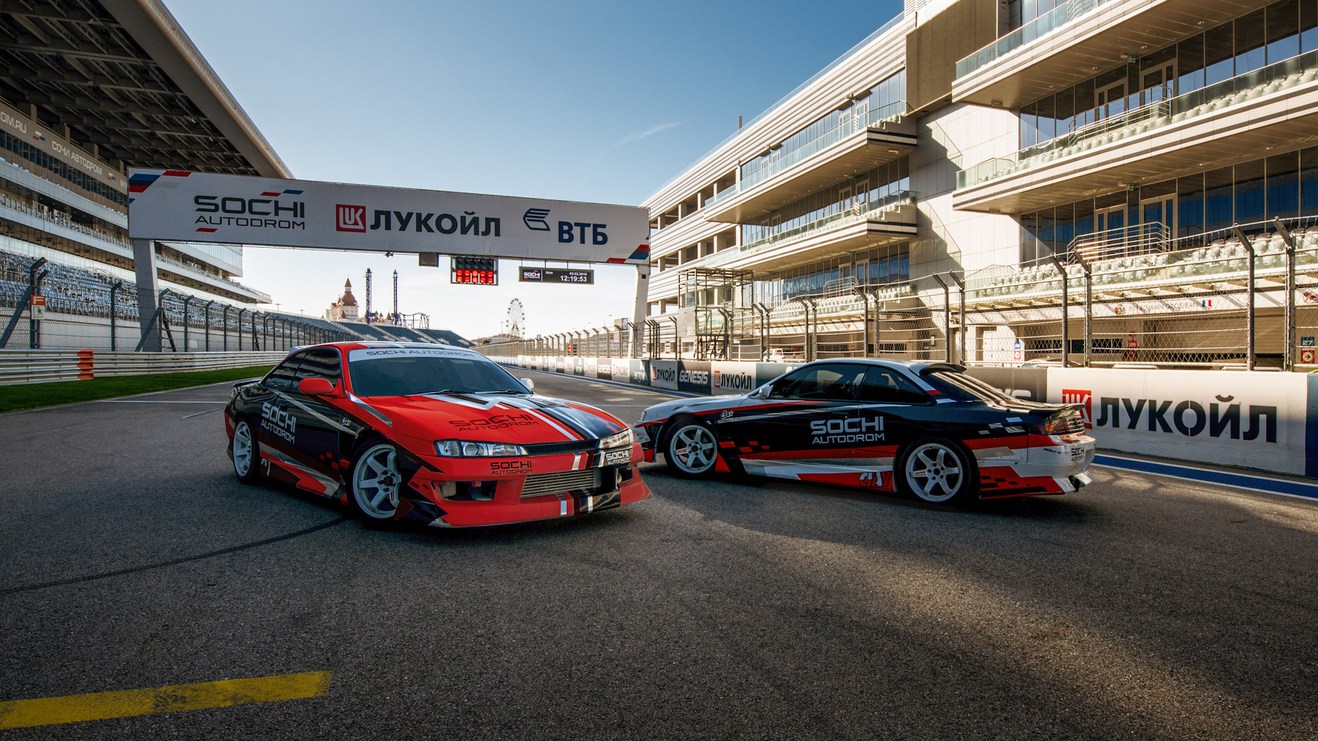 Дрифт такси. Nissan Silvia s14 Sochi Autodrom. Ниссан Сильвия с14 Аркадия Цареградцева. Сочи автодром дрифт s14. Сочи автодром Сильвия с 14.