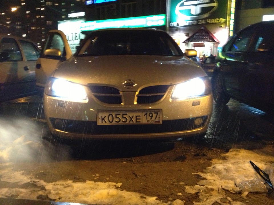 Замена лампочек ближнего света — Nissan Almera II (N16), 1,5 л, 2005 ...