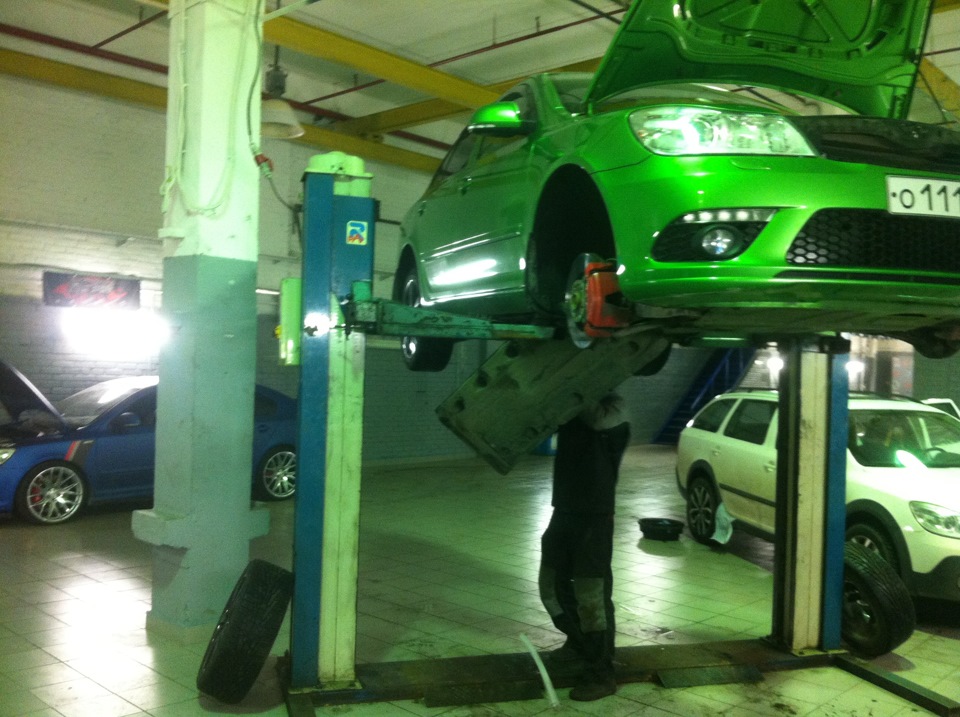 Замена бензо-фильтра, стоек стаба и диагностика ГРМ — Skoda Octavia RS ...