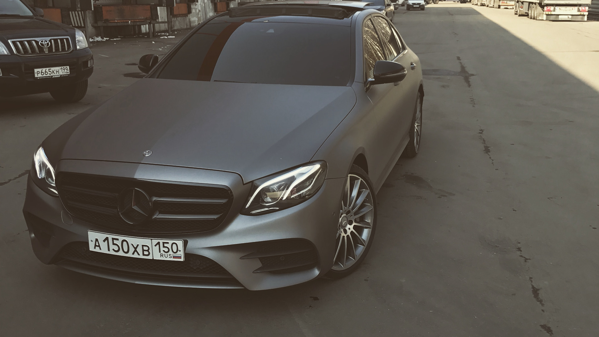 Mercedes c63 AMG тонированный в круг