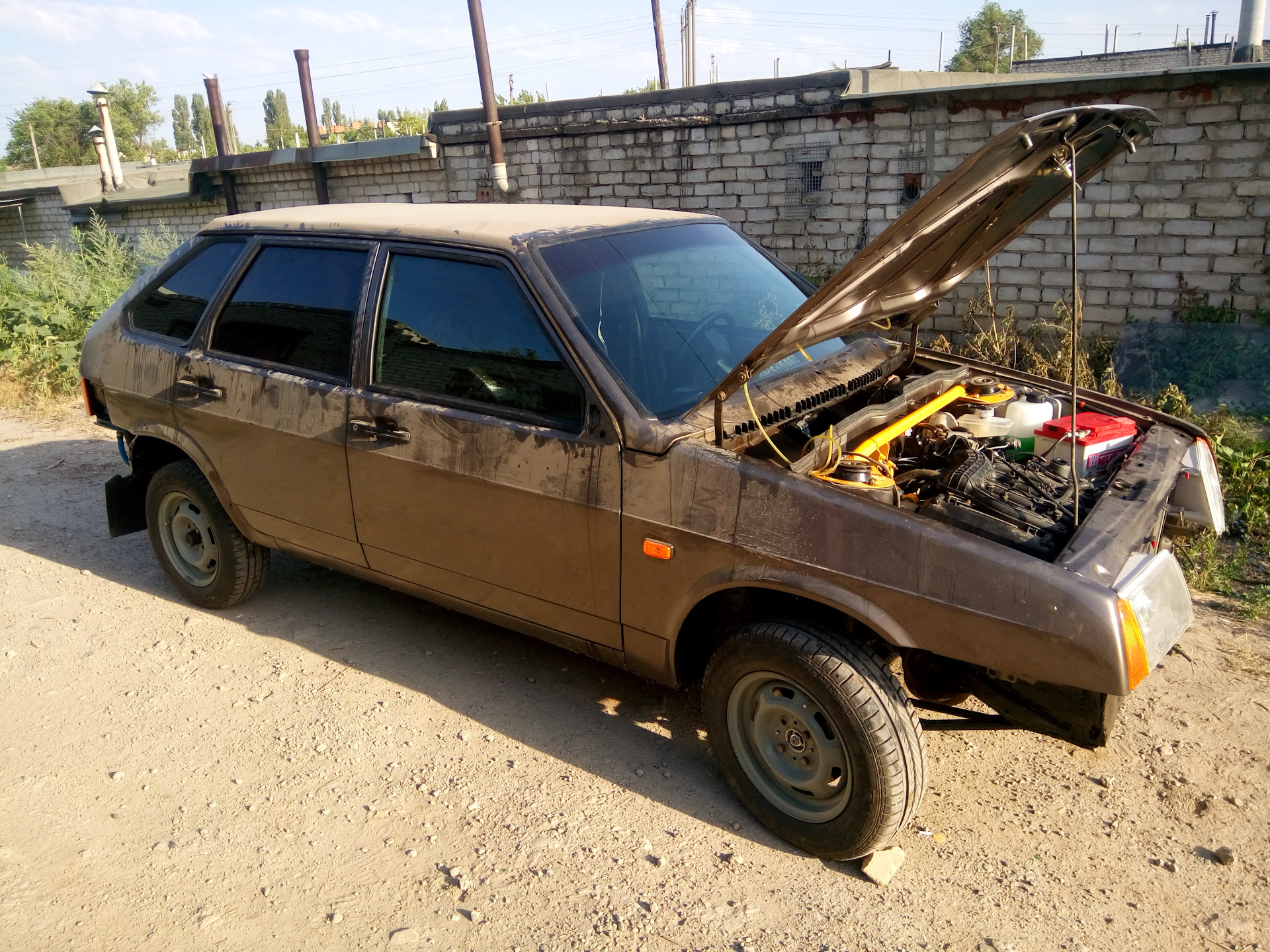 Ваз 2109 сгнил. Ваз 21099 ржавая. Ваз 2108 зеленая. Ваз 2109 гнилая. Ваз 2108 ржавая.