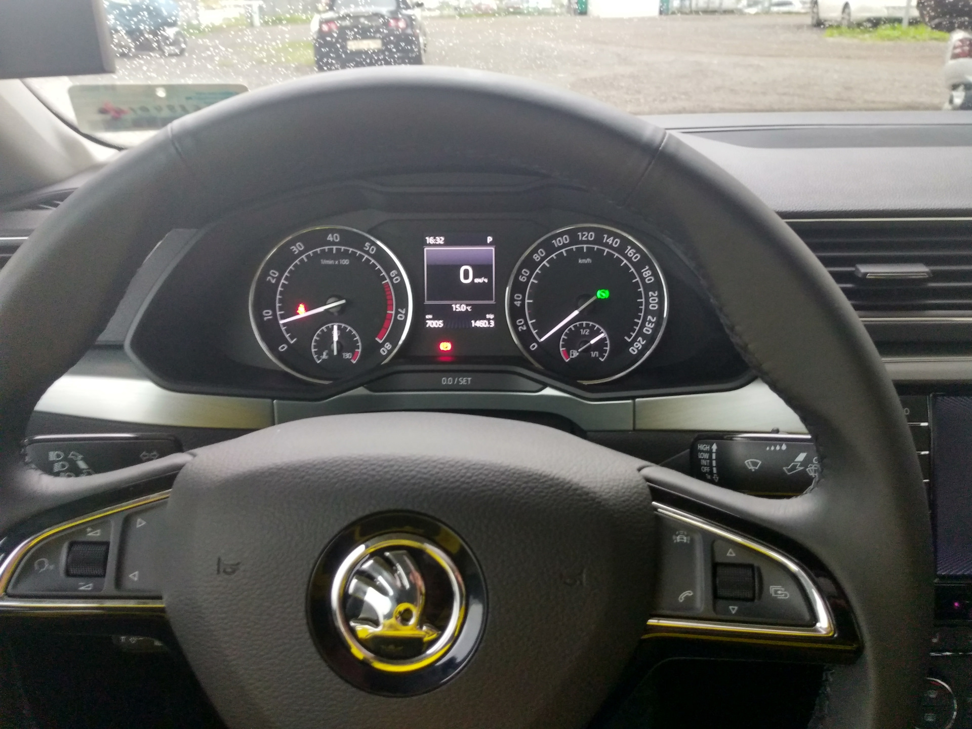 Skoda Superb 1 dashboard