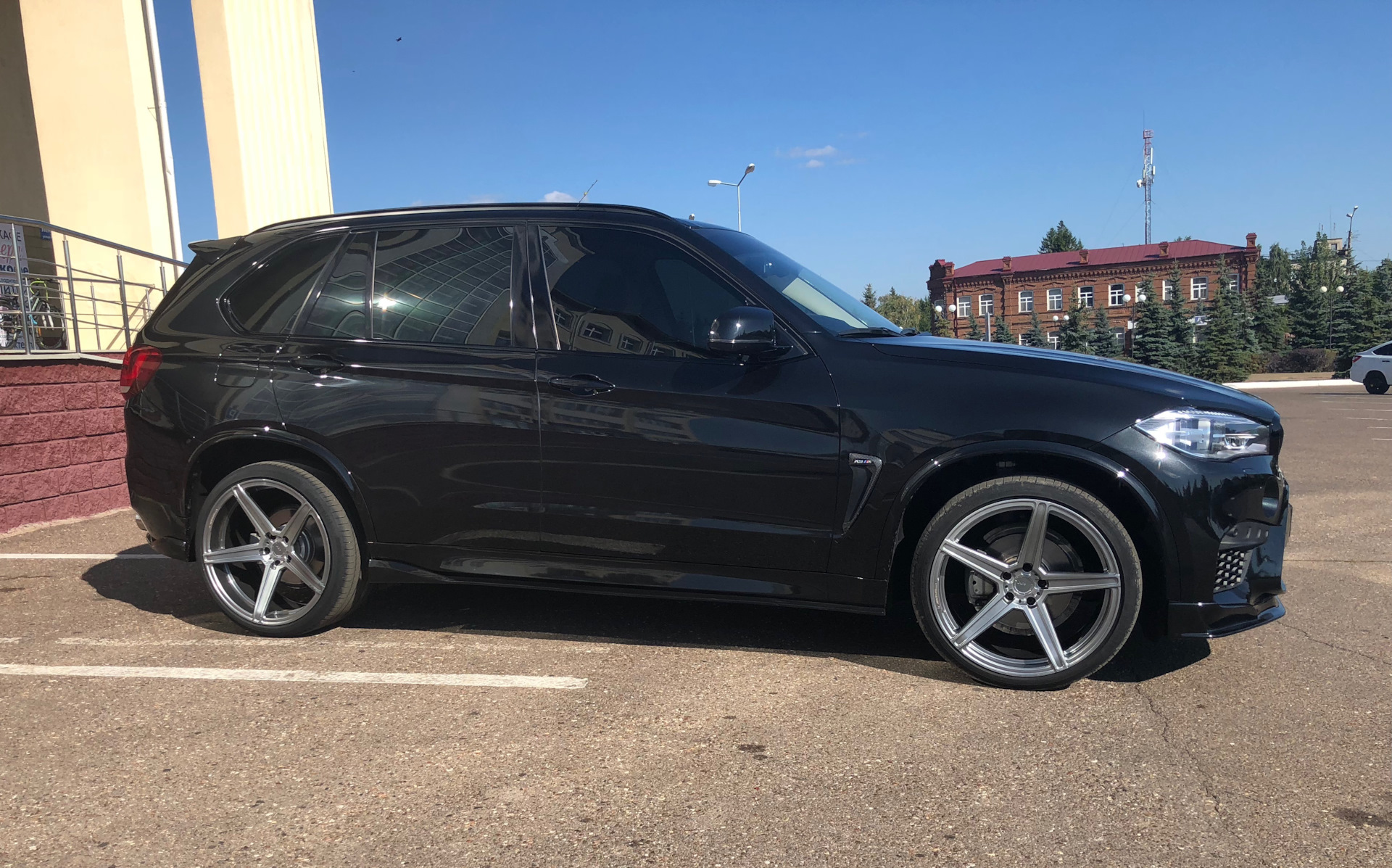 Разноширокие на бмв х5. Adv1 BMW x5. Диски на БМВ х5 е53 разноширокие. ADV.1 x5.