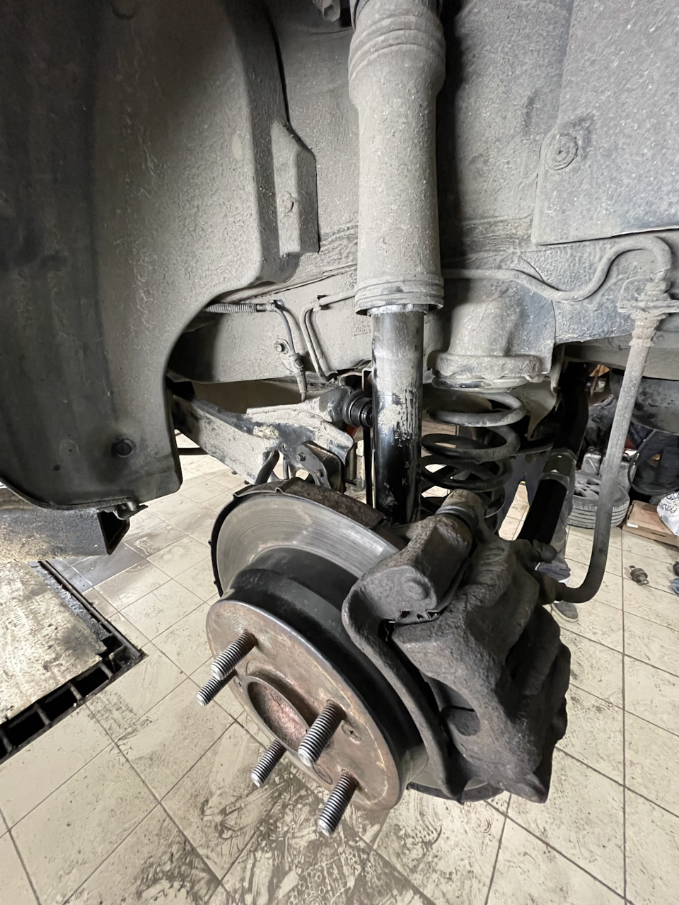 Меняем сайлентблоки сзади, + рычаги — KIA Pro_Ceed, 1,6 л, 2011 года ...