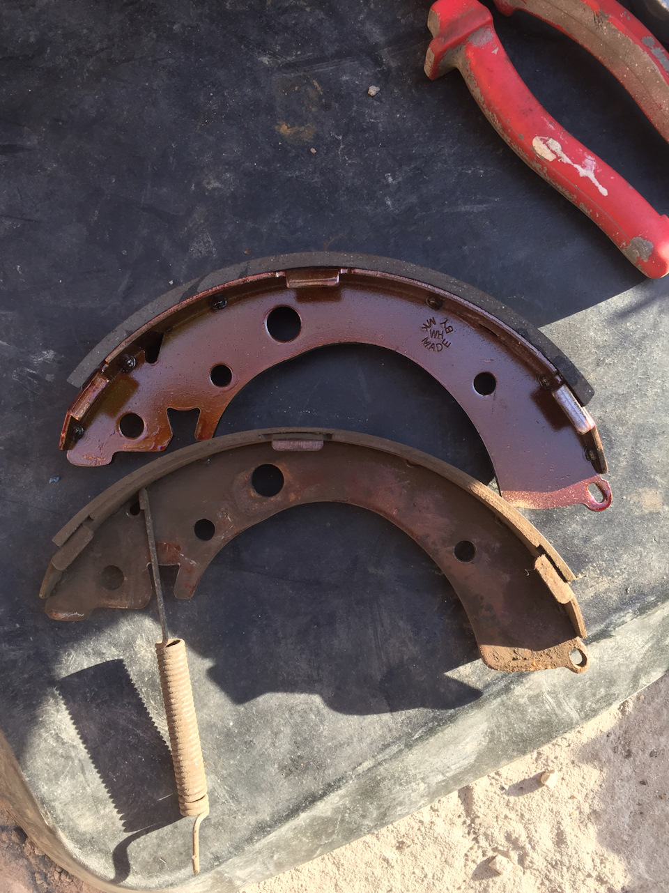 Замена тормозных колодок в барабашках — Honda Civic (6G), 1,4 л, 2001 ...