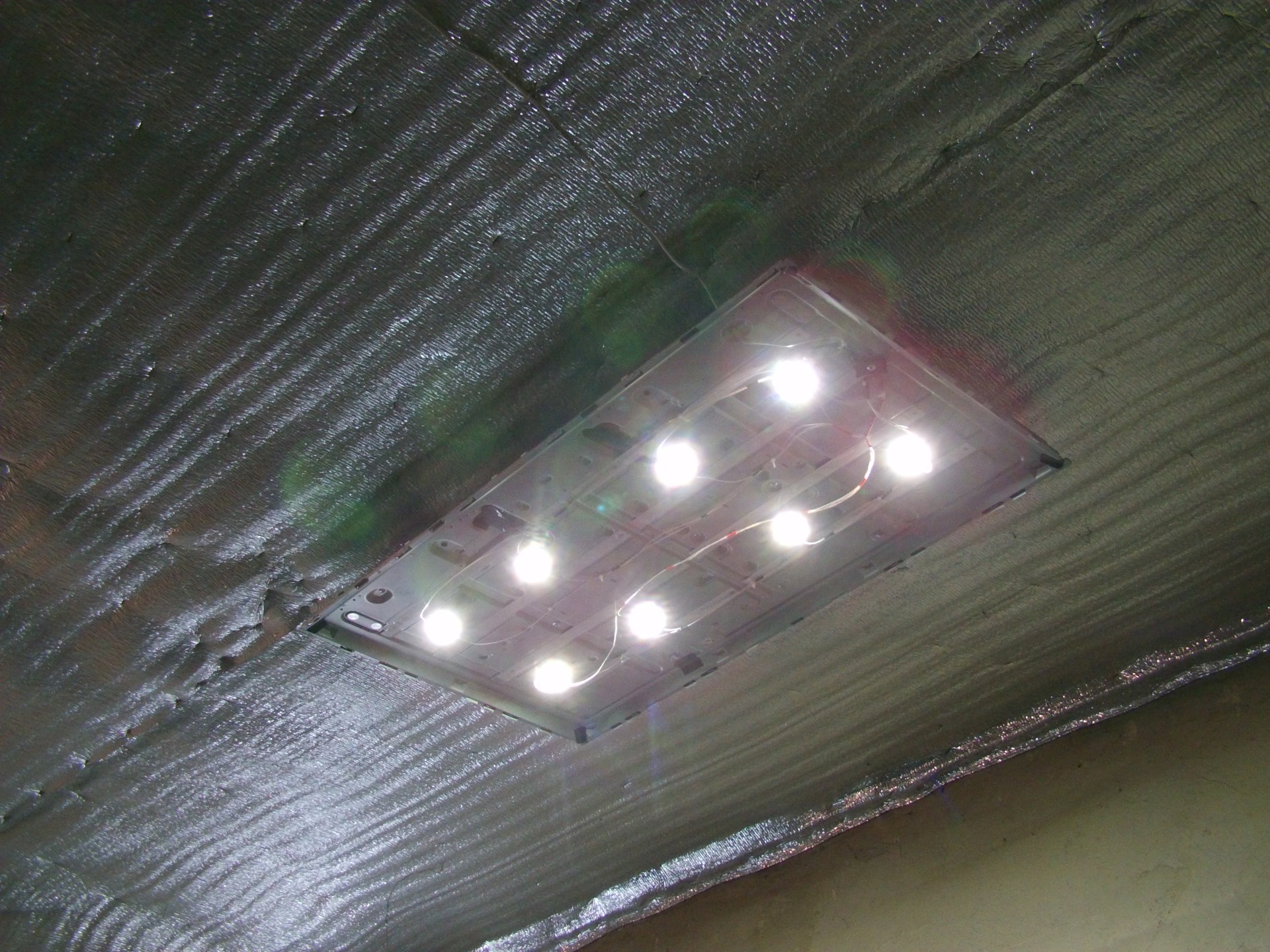 самодельные светильники для гаража