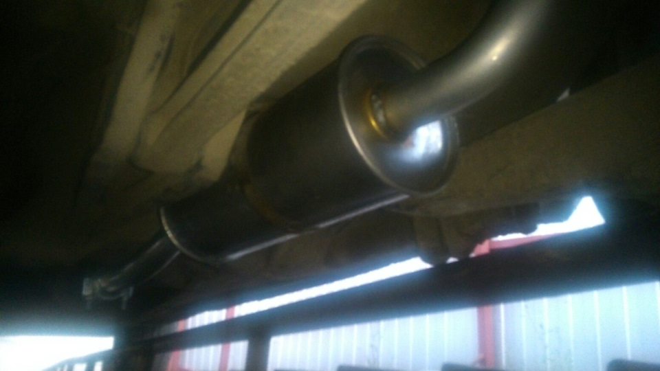 Замена среднего глушителя — Volvo 740, 2,3 л, 1990 года | своими руками ...