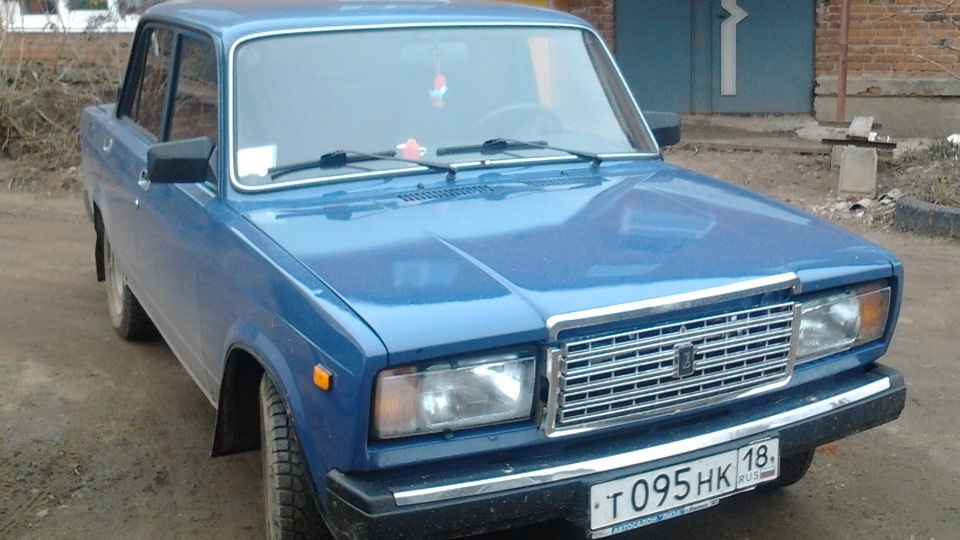 Lada 2107 синий