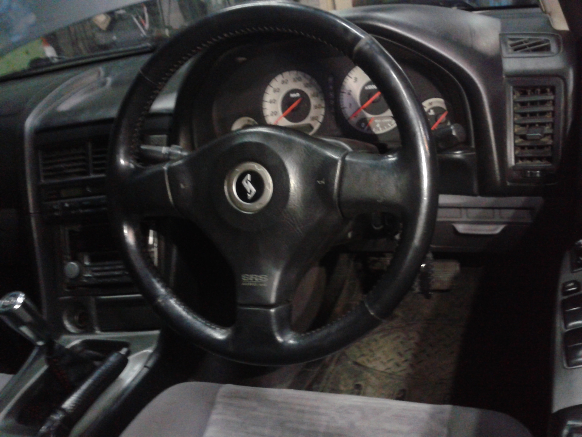 Руле34 18. Руль Nissan Skyline r 34 алькантара. Руль Skyline r34. Руль Nissan Skyline 34. Skyline r32 руль.