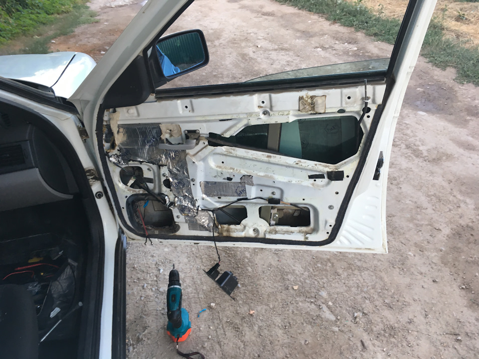 Передний стеклоподъемник — Lada Приора хэтчбек, 1,6 л, 2012 года ...