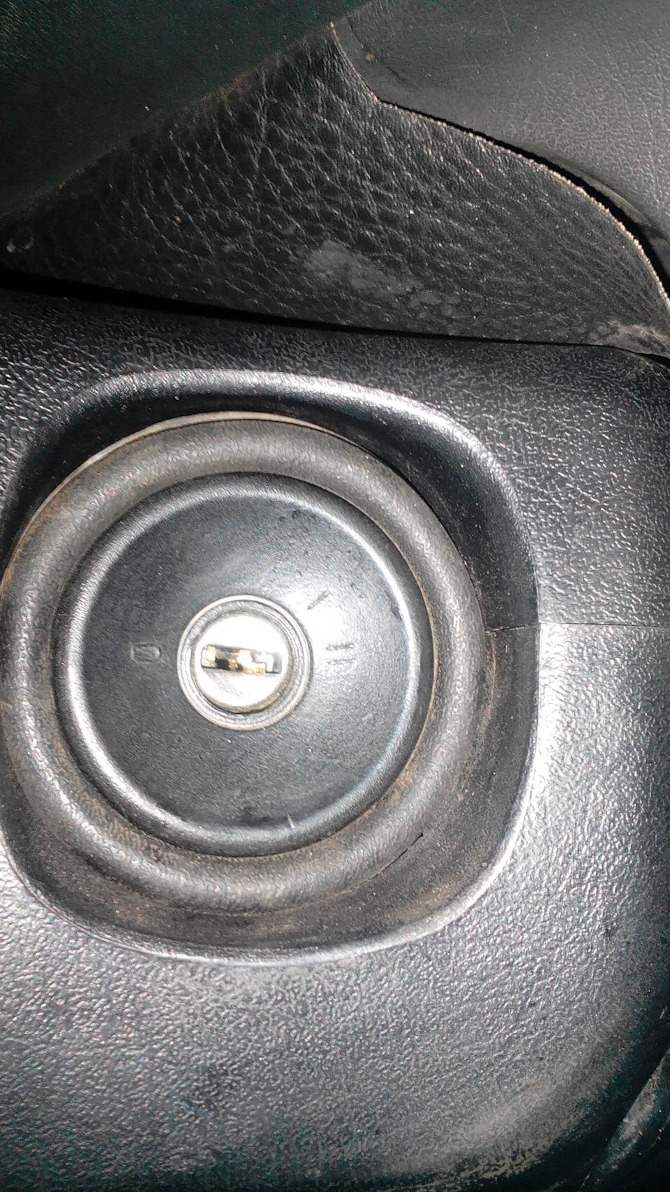 Не горит подсветка личинки зажигания — Lada 2115, 1,5 л, 2001 года ...