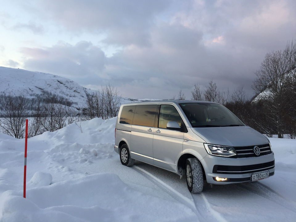 Volkswagen t6 Caravelle above