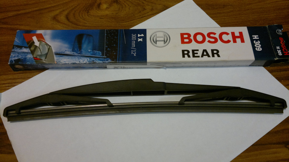 Дворник на стекло 5 двери — Toyota RAV4 (II), 2,4 л, 2001 года ...