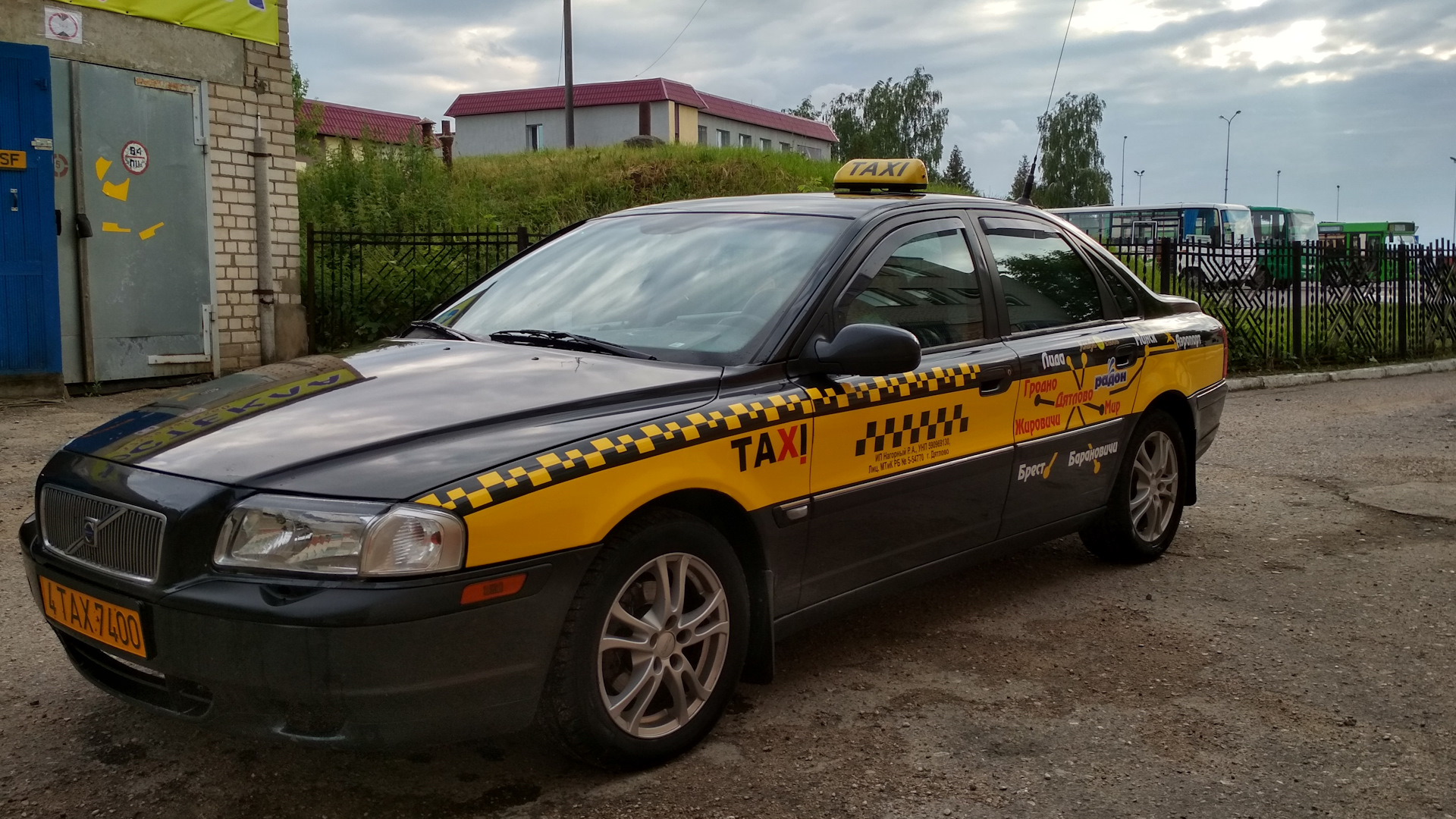 Такси 80 рублей. Taxi s80 Volvo. Volvo s60 такси. Вольво s40 такси. Ауди 80 такси.