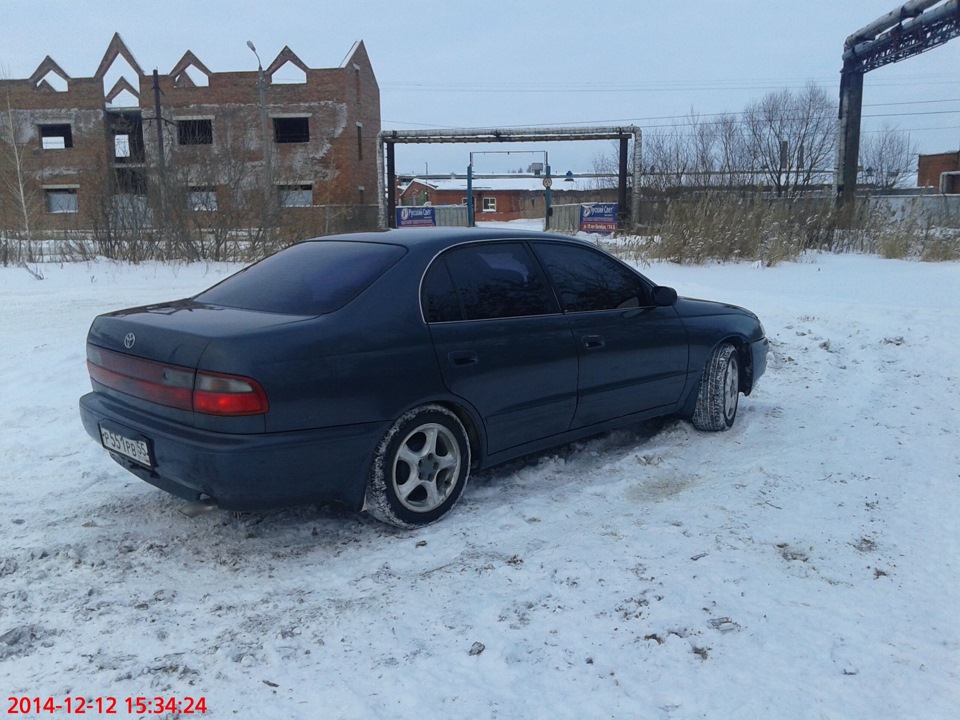 Toyota Corona бочка темно зеленая