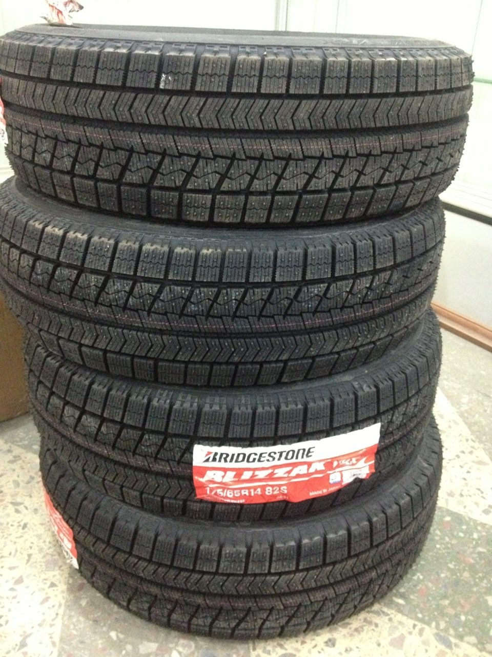 Зимняя резина Brigestone VRX 175/65r14 — Lada Приора хэтчбек, 1,6 л ...