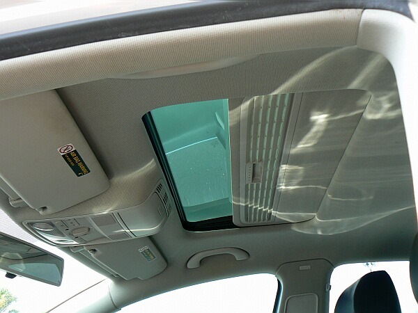 Люка пассат б6. Люк volkswagen passat b3. Дренаж люка пассат б5. Пассат б3 дренажные отверстия люка. Пассат б7 с люком.