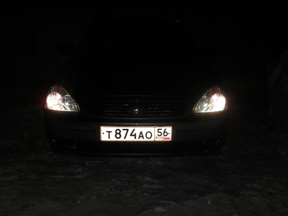 Замена ламп головного света — Lada Приора седан, 1,6 л, 2011 года ...