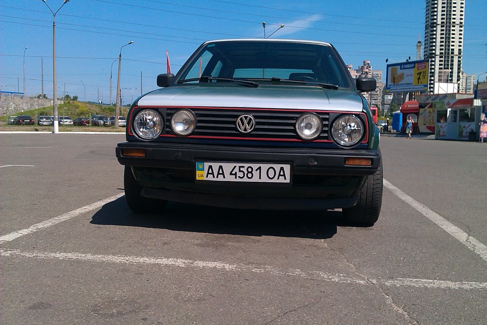 Две фары. Golf mk2 фары. Фольксваген гольф 2 4 фары. Golf 2 дизель 4 фары.