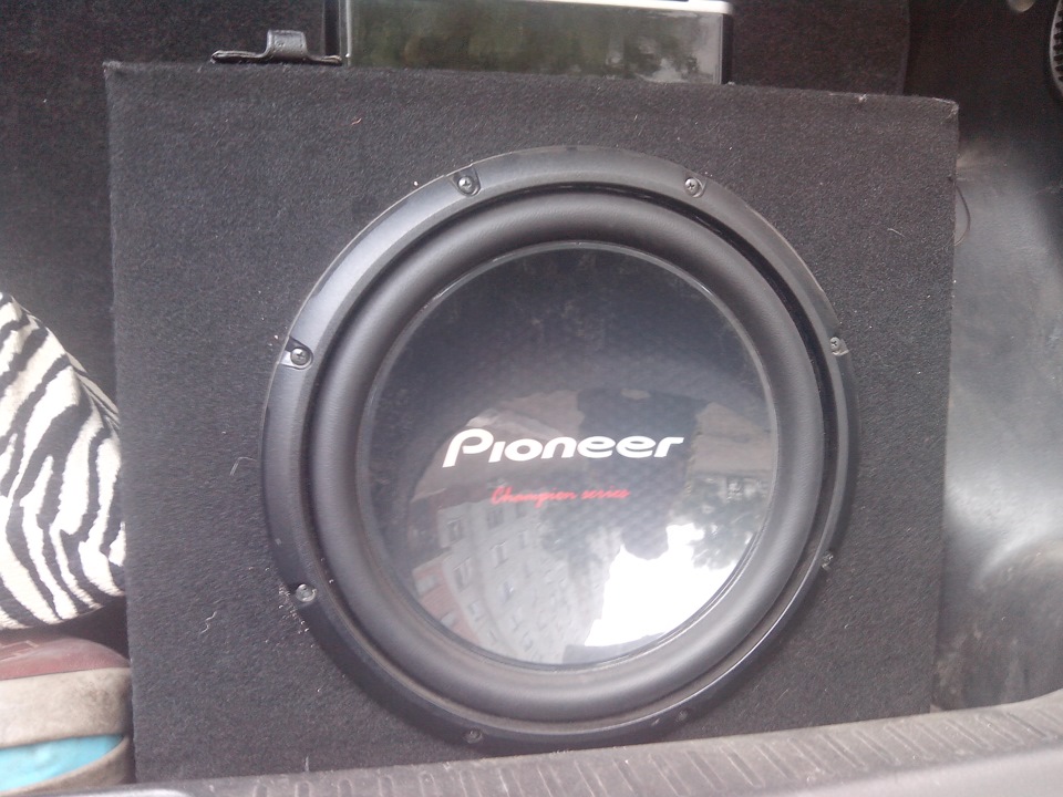 В машине на момент покупки стояла заводская двухдиновая магнитола ...