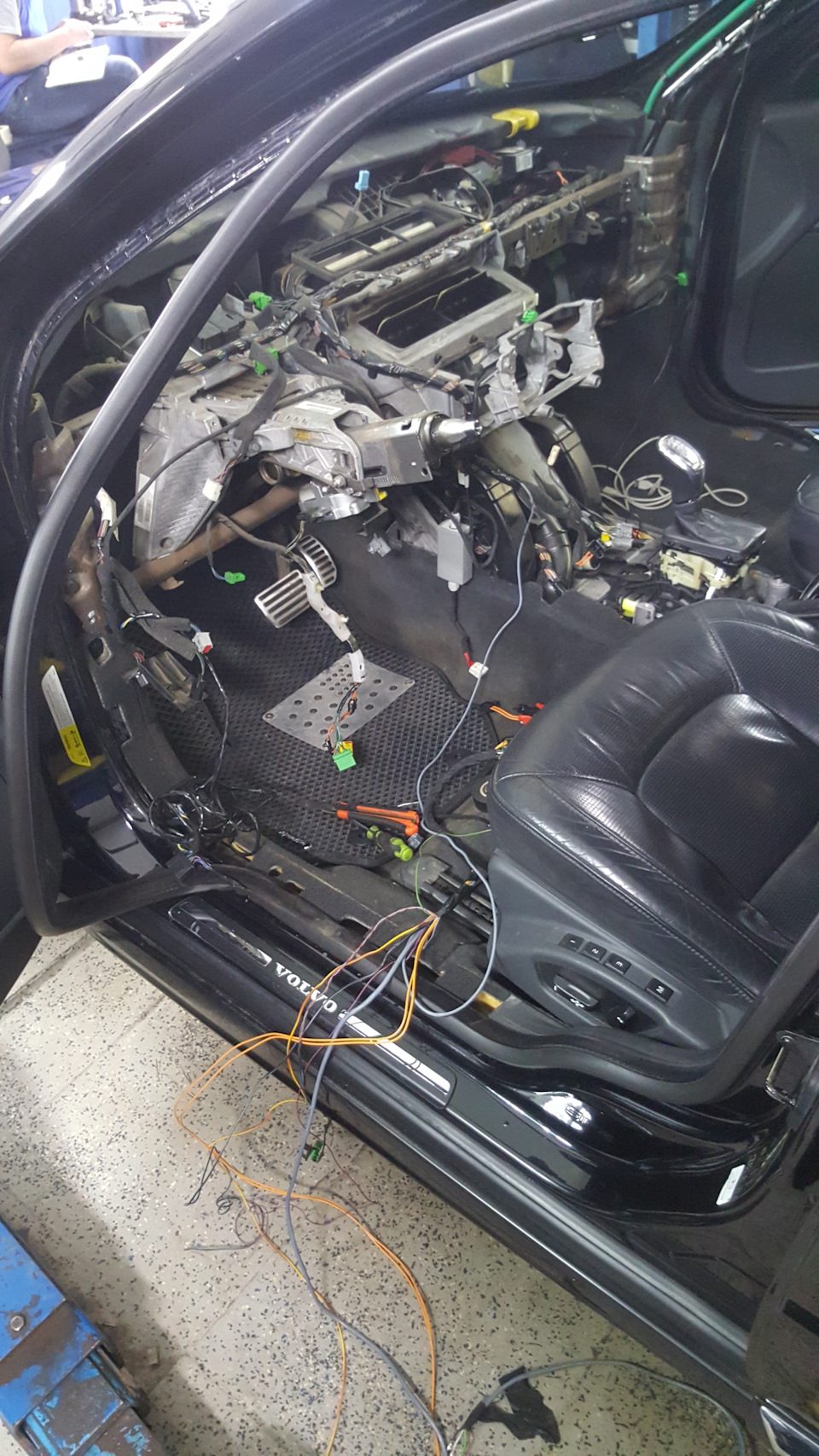 Фото в бортжурнале Volvo S80 (2G)