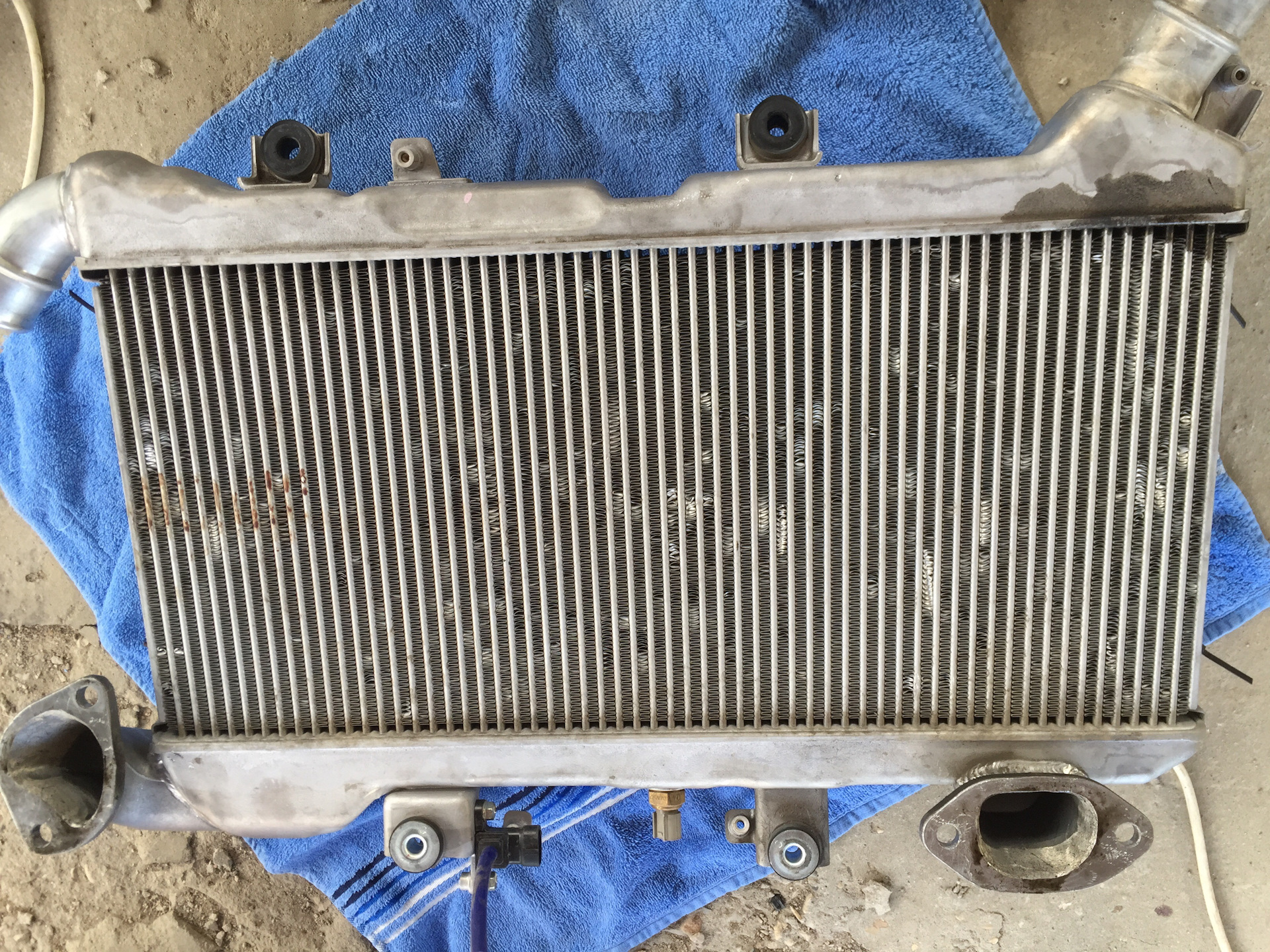 5 дизель. Турбокит для ленд крузер 100. Датчик интеркулера ленд крузер 200 дизель. Интеркулер крузер 200. Интеркулер крузер 200.