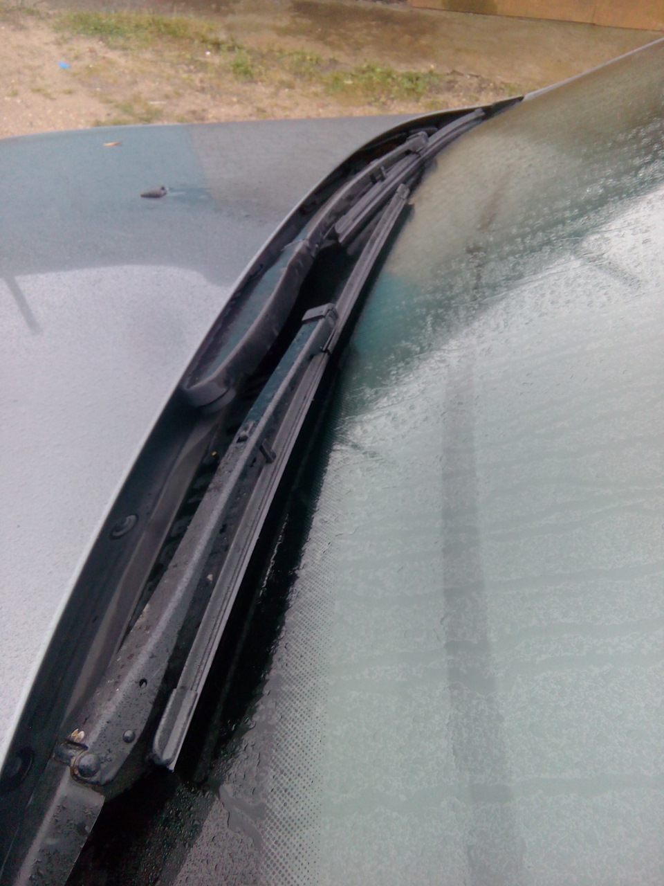 Замена резинок на бескаркасных щетках — BMW 5 series (E39), 2,5 л ...