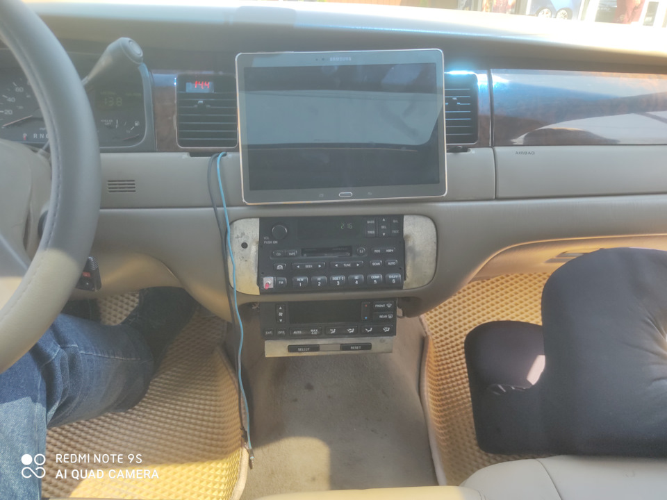 Фото в бортжурнале Lincoln Town Car III