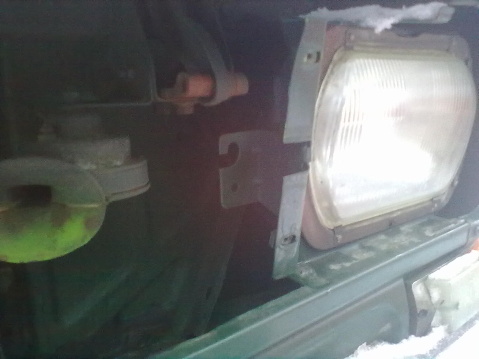 хотел поставить дворники на фары от жигулей но неодошли придется искать ...