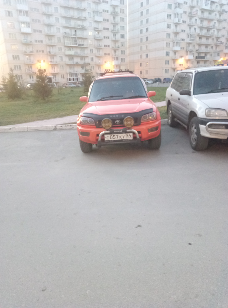 Установка родного кенгурина и туманок. — Toyota RAV4 (I), 2 л, 1994 ...