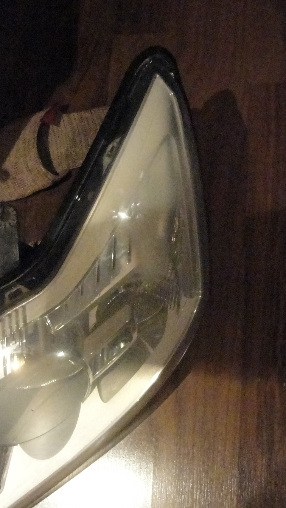 Запотела фара — Ford Focus II Hatchback, 1,6 л., 2008 года | своими ...