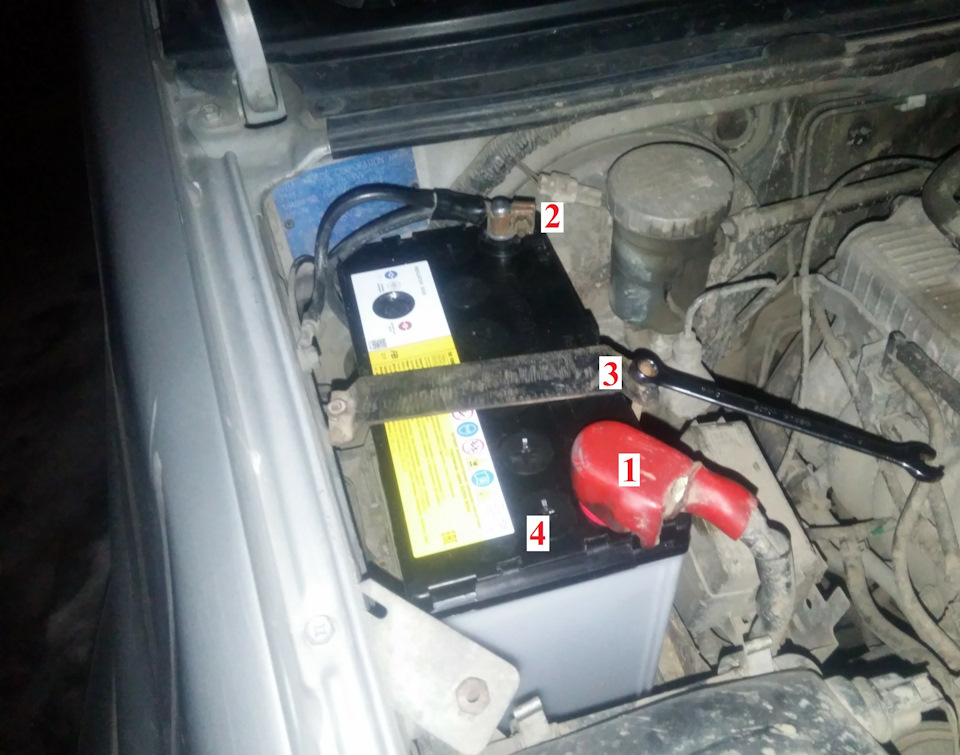 Замена АКБ — даже я смог, блондинка тоже сможет ) — Suzuki Jimny, 1,3 л ...