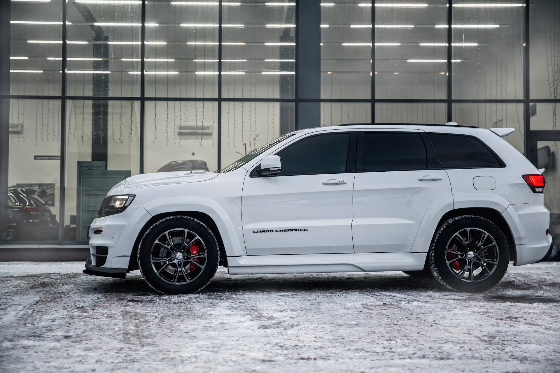 Jeep Grand Cherokee wk2 Р±РµР»С‹Р№