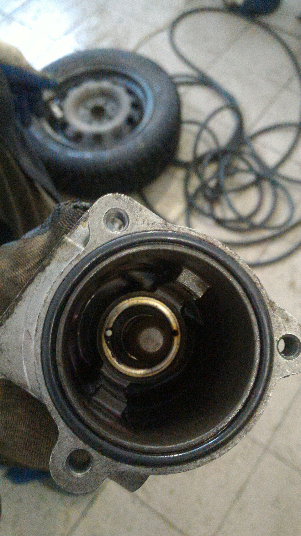 Вставка в грантотермостат — Lada Калина универсал, 1,6 л, 2009 года ...