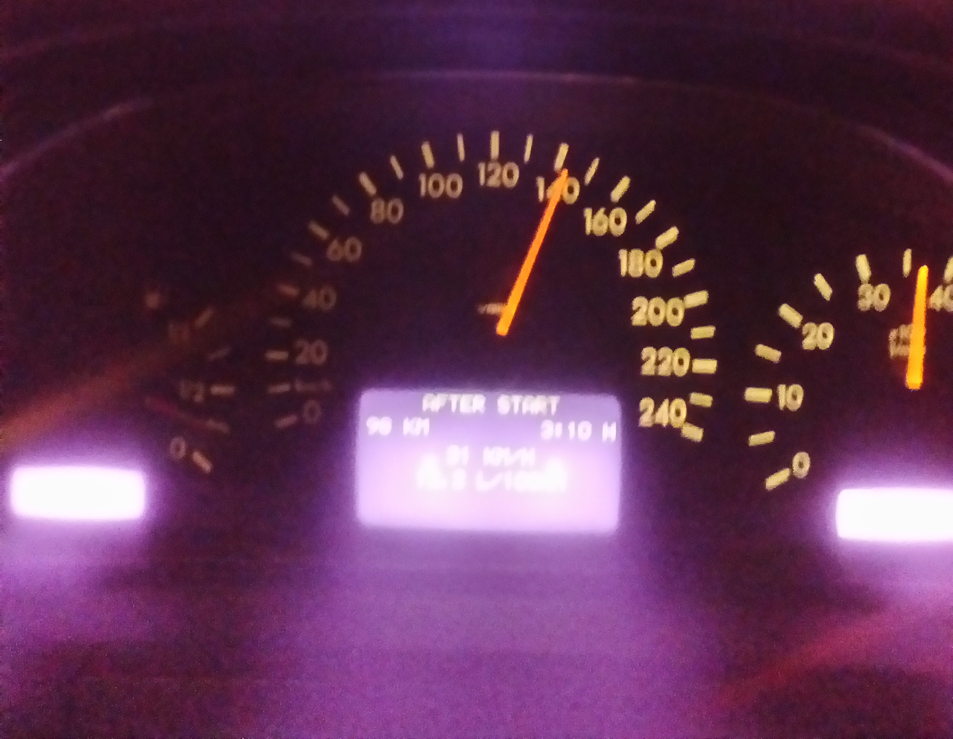 #20 Замена лампочек в приборке — Mercedes-Benz E-Class (W210), 2,4 л ...