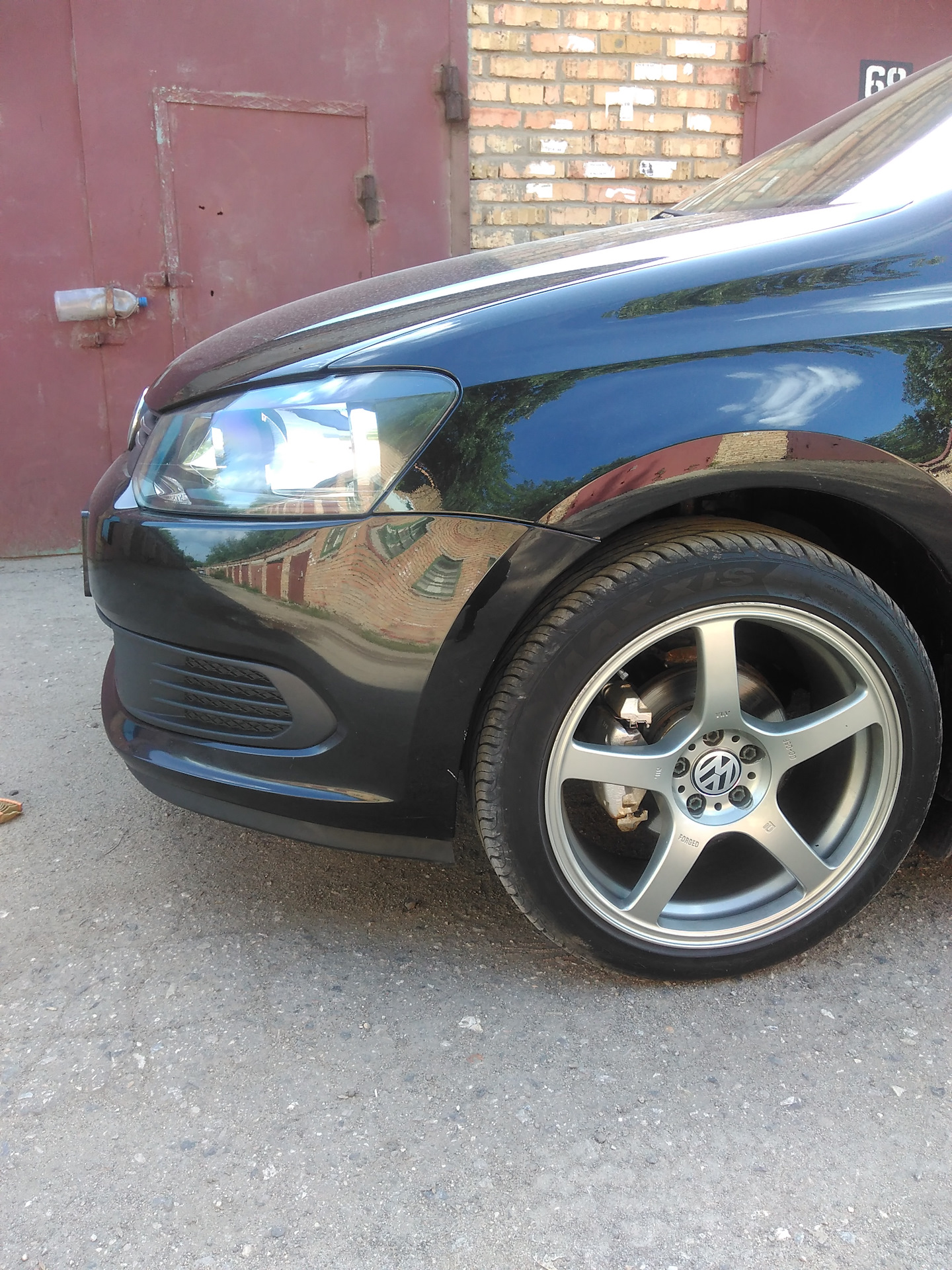Универсальная резиновая губа — Volkswagen Polo Sedan, 1,6 л, 2012 года ...