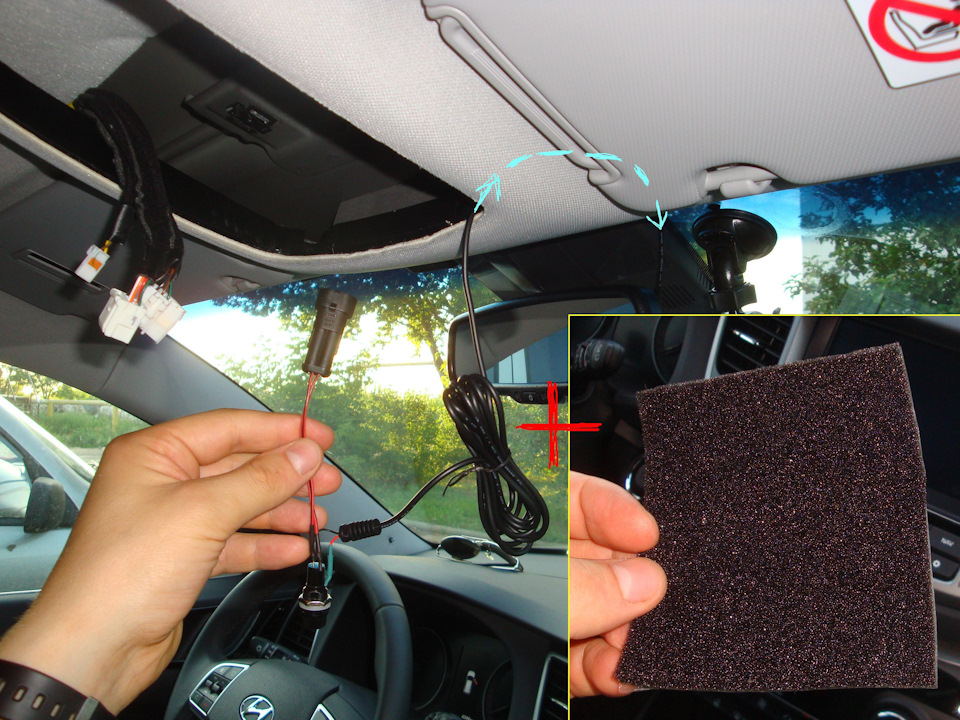 Голубым — протягиваю провод питания с разъемом к регистратору на нужную длину. Скрутку провода убираю в {антискрип}. — Hyundai Tucson (TL)