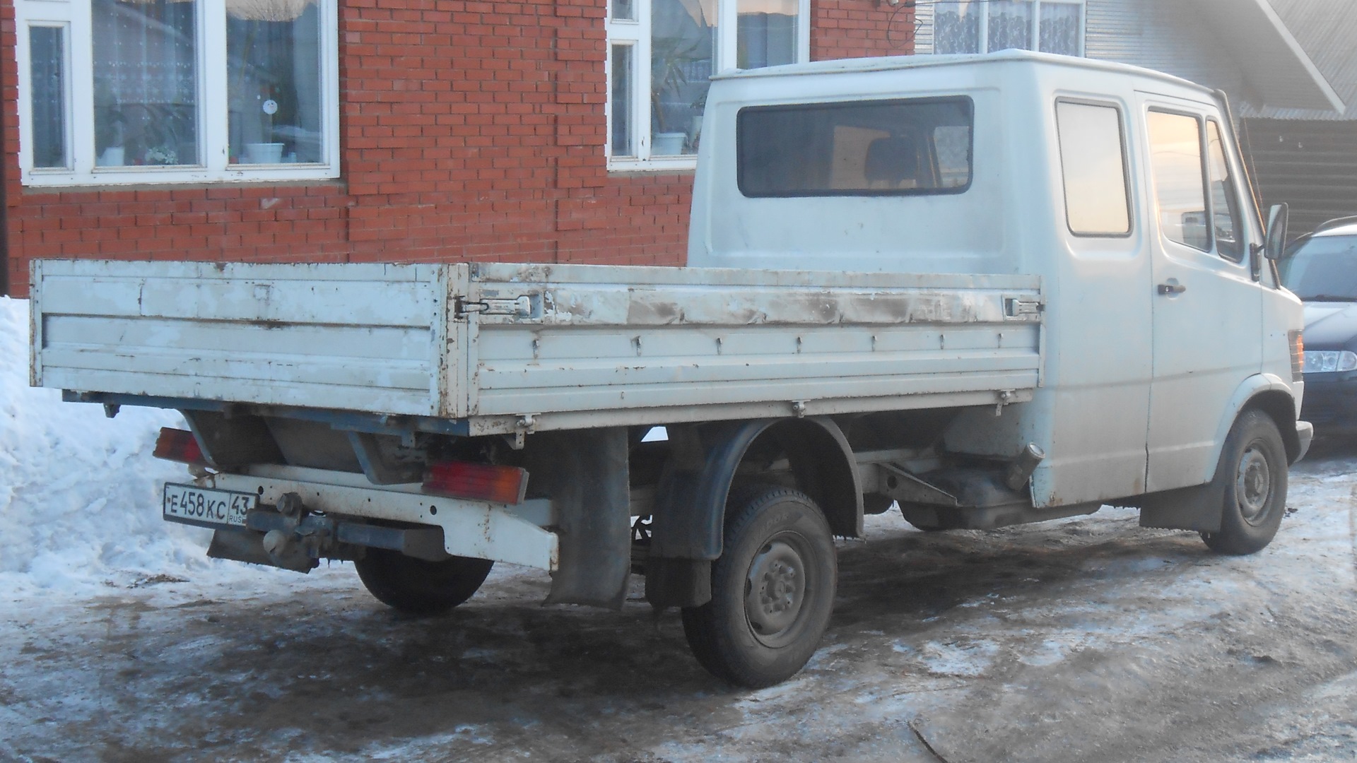 Грузовой д 13. Mercedes-Benz t1 407d.